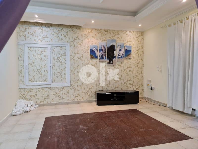 1bhk balcony in wesbay / شقة مع بلكونة في الخليج الغربي 2