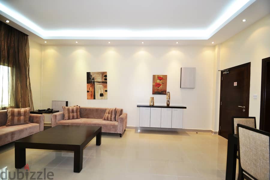 2-bed furnished apartment with pool and gym 8