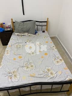 queen size bed with mattress 0