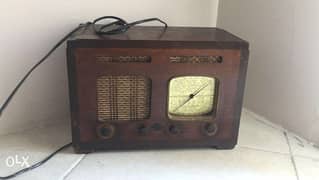 Antique radio (price dropped) (3,600,000 QAR) 0