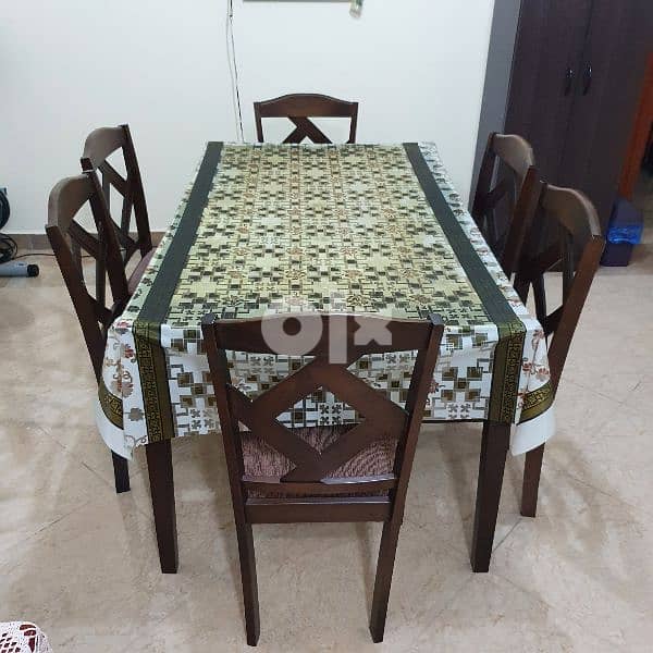 Big table and siz chairs 0