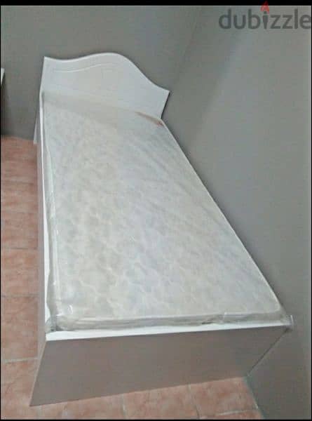 brand new madical mattress And bed sale call me 3