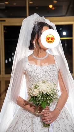 wedding dress with long veil 0