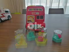 Toy bus with sounds and shapes 0