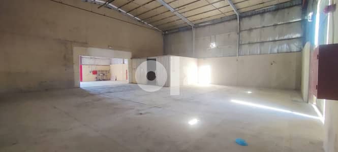 1000 Garage with 20 Room For Rent