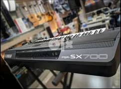 Yamaha Psr-SX 700 keyboard 0