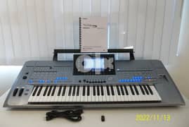 Yamaha Tyros 5 arranger keyboard workstation synthesizer includes16GB 0