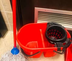 Mop and bucket 0