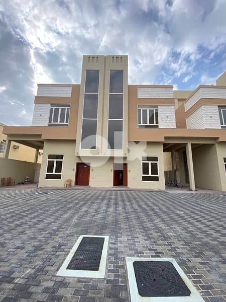 Brand new spacious 12villa  6bhk compound available 3