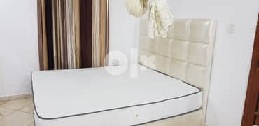 Kind Size Branded Bed + Matress 0