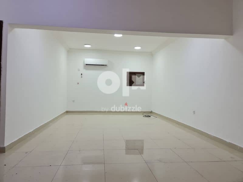 شقة مساحة واسعة في الغرافة / specious flat in gharafa 1