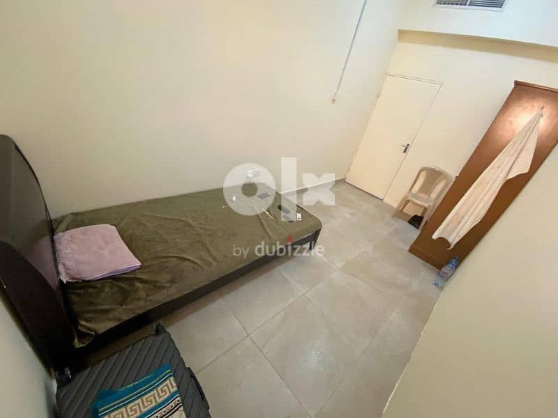 Partition Room in Al Sadd For Rent - Rooms for Rent - 120140734