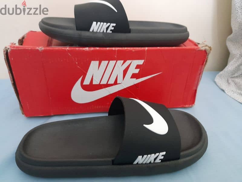 High quality branded slippers 3