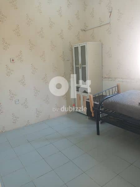 unfurnished small 1BHK at madinath Khalifa north near health center 2