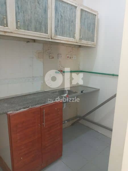 unfurnished small 1BHK at madinath Khalifa north near health center 3