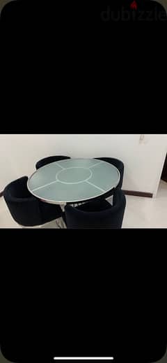 round dining table with 4 chairs 0