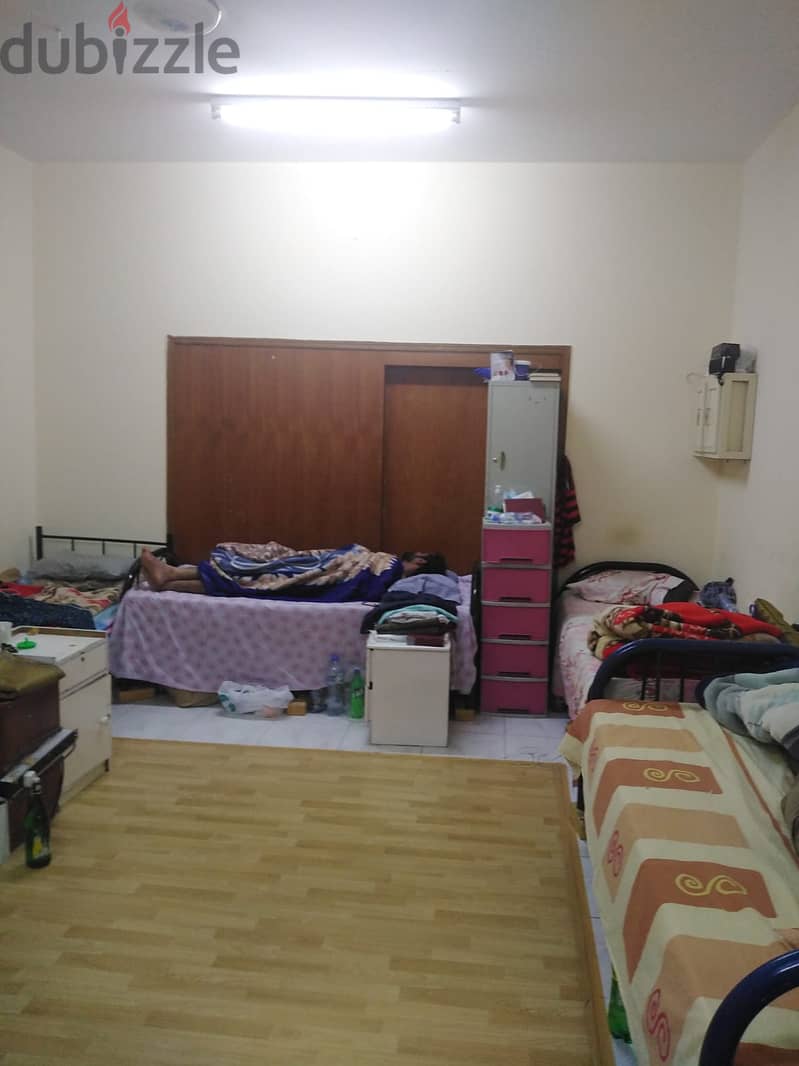 2 bed space for INDIAN  BACHELORS( PREFERABLE KERALA) 1