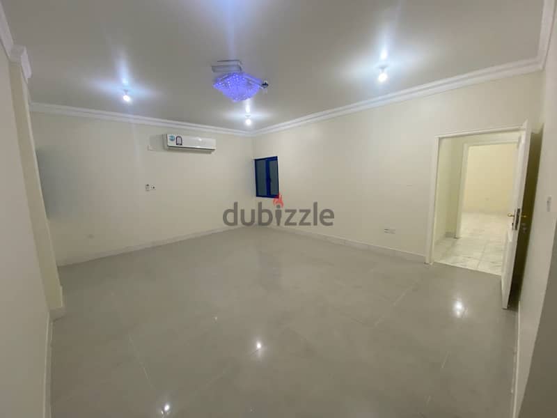 Spacious  big 3bhk apartment available al najma Rent 5000 1