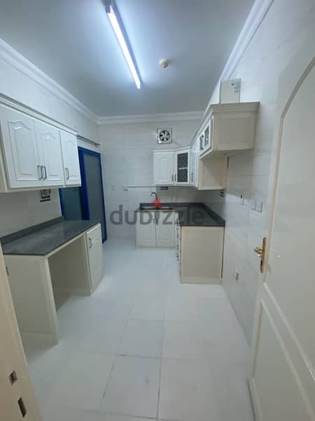 Spacious  big 3bhk apartment available al najma Rent 5000 4