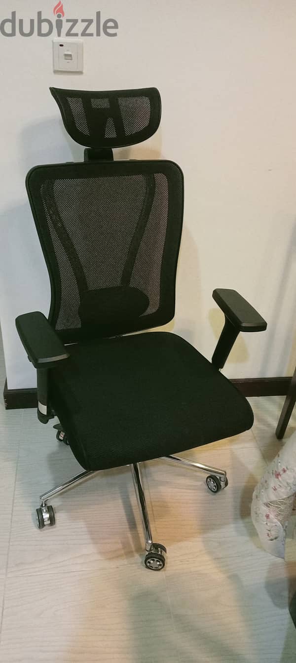 Office chair online dubizzle