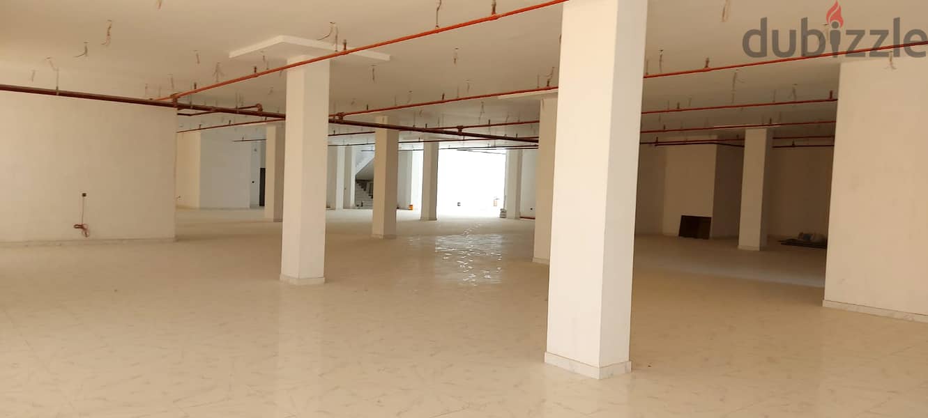 Full commercial building in the logistics area A destination directly 11