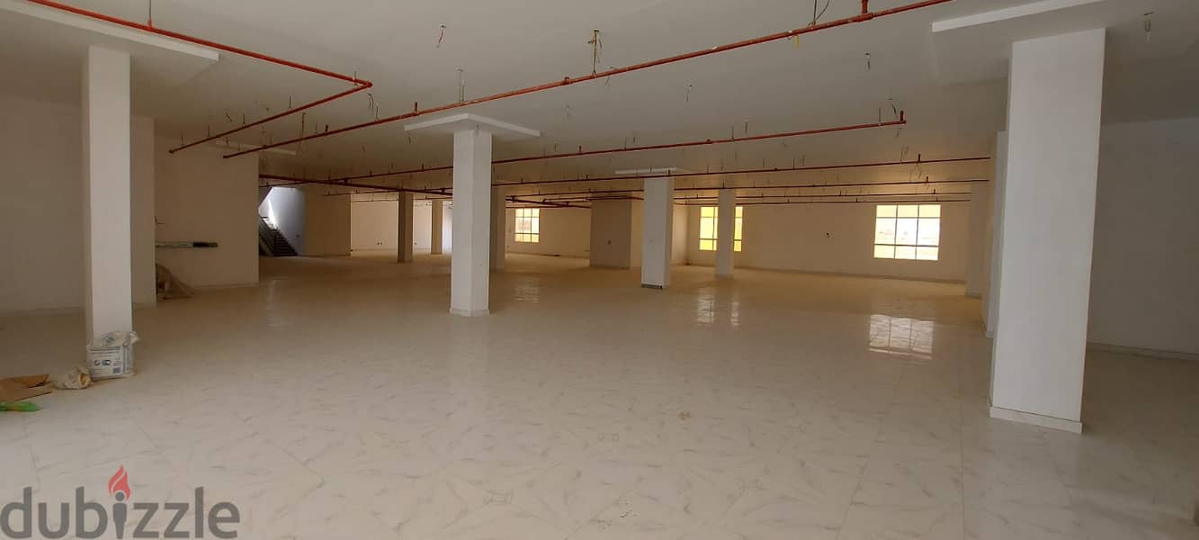 Full commercial building in the logistics area A destination directly 12