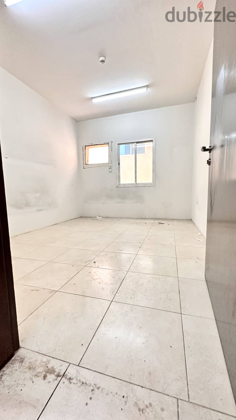 42 Roo camp For Rent - Abu Nakhla 1