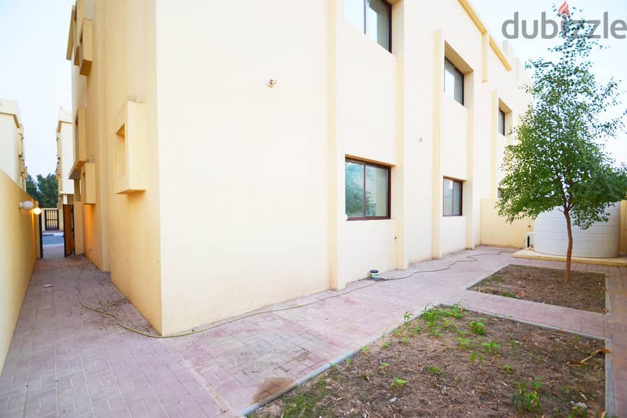 2-bed unfurnished ground floor apartment in Um Salal Ali 5