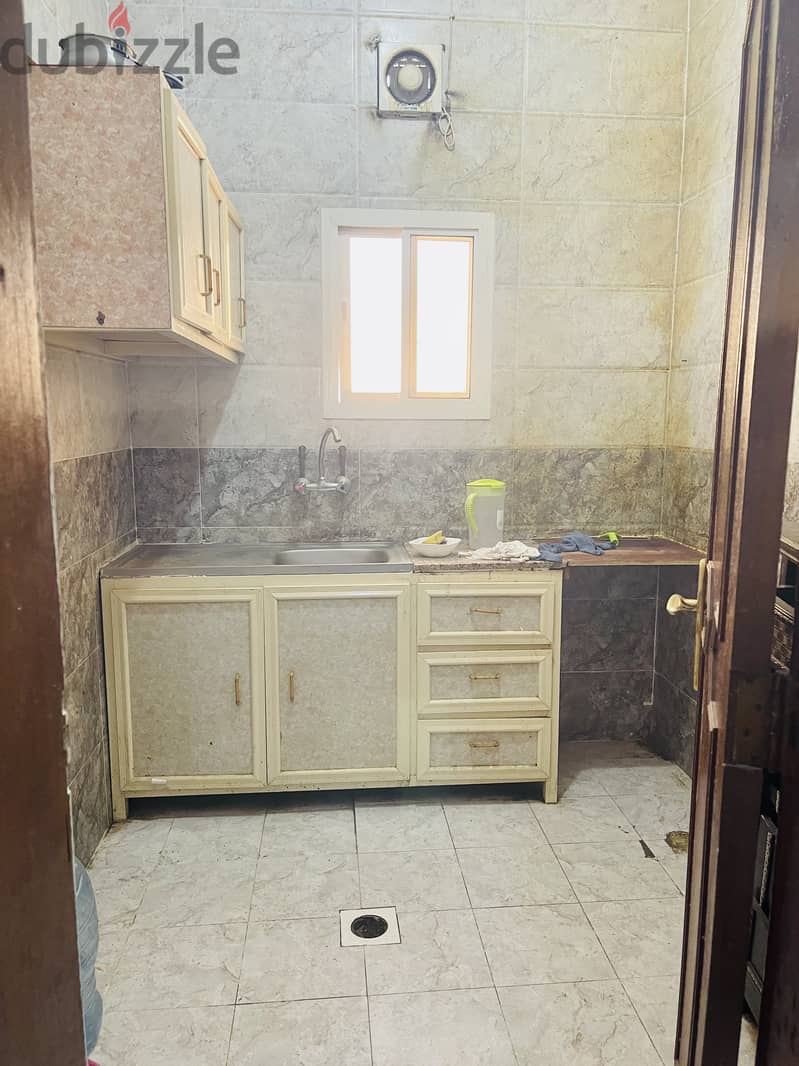 Small 1 bhk for rent in wakrah 3