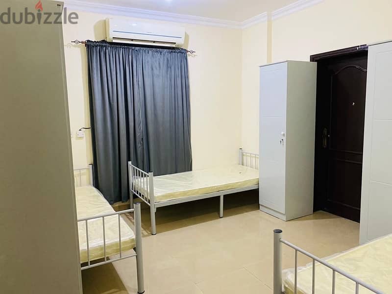 Executive Bedspace for rent for 3  persn room & single partition room 0