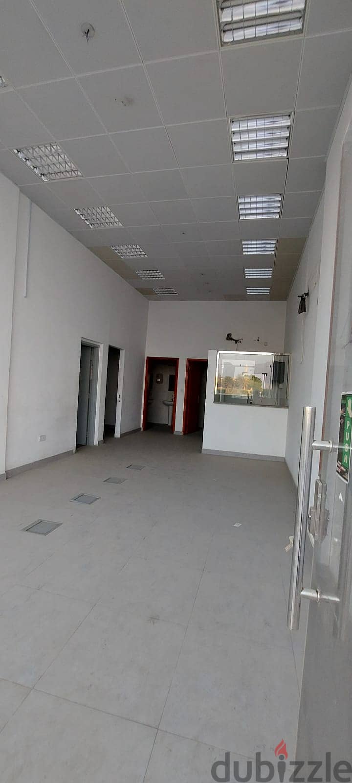 For rent shop in main street in Al Wakra naer metro 5