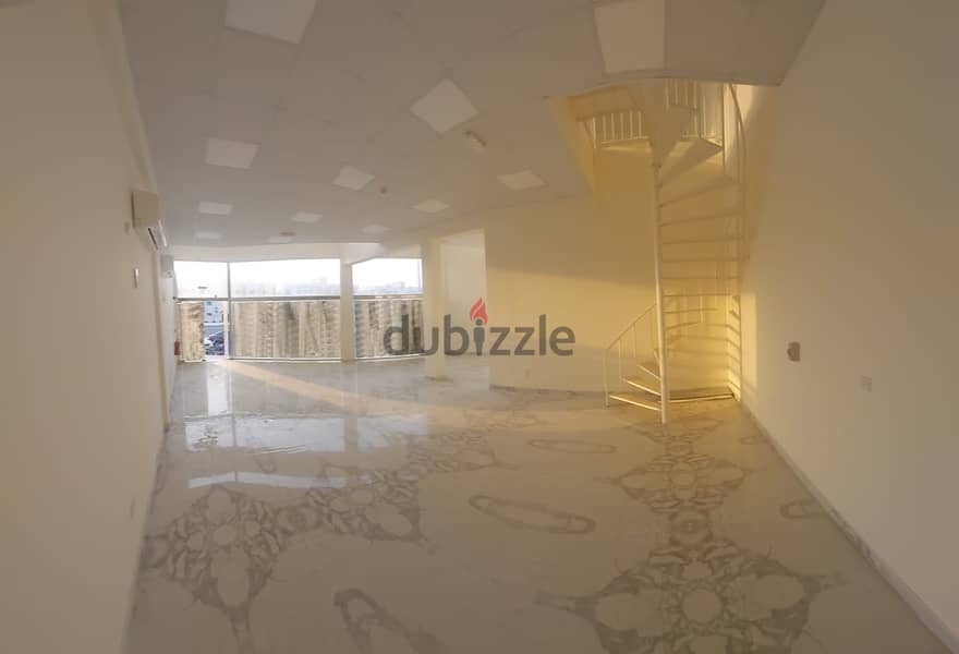 For rent shop in Al Wakra in the main street 160 m2 mezzanine 11