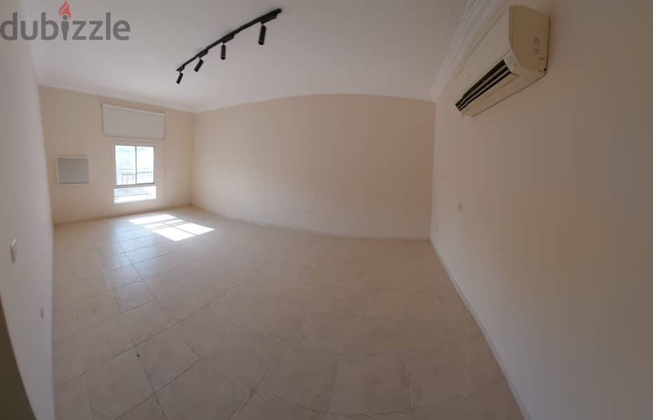 For rent villas in Al Duhail directly on the main commercial street 15