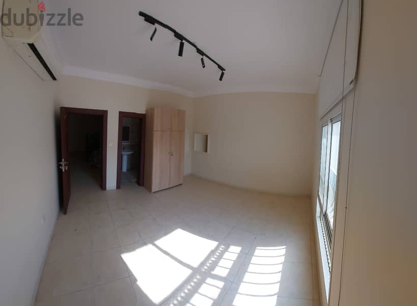 For rent villas in Al Duhail directly on the main commercial street 16