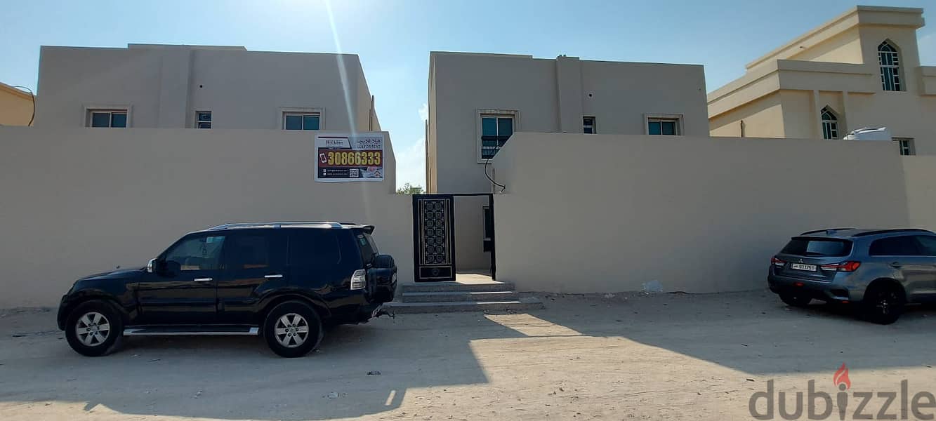 For rent villas in Al Duhail directly on main commercial street 2