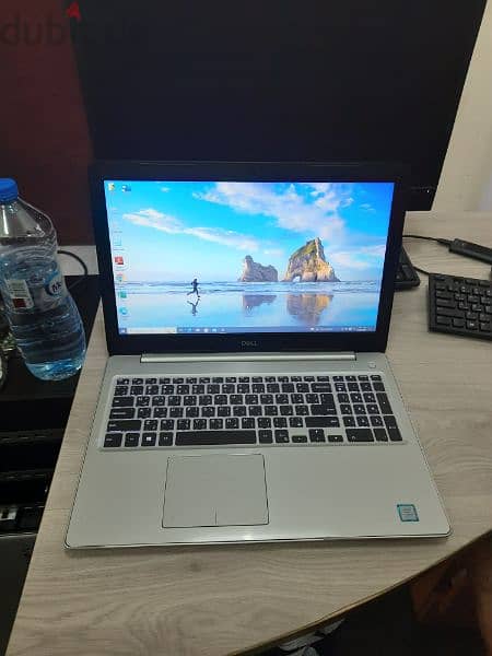 dell inspiron i5. . . . . 8gen 8 ram 512 ssd display 15.6 0