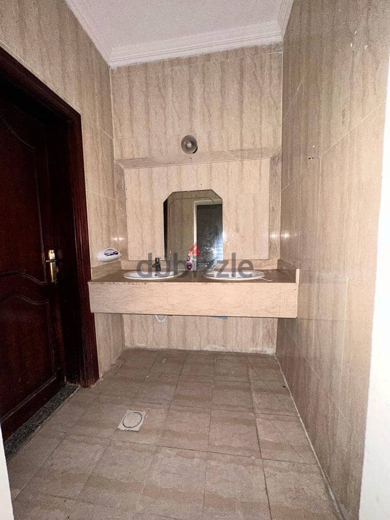 1 BHK AND 1 STUDIO  available at wukair (30786667(NOUFAL) 0