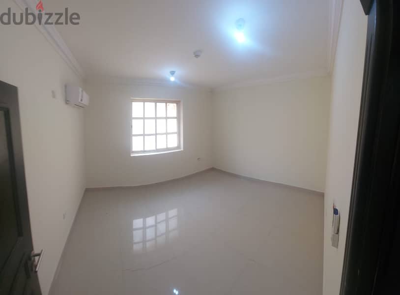 For rent apartments in building in Al Wakrah 3bhk 6