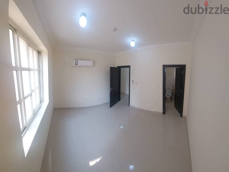 For rent apartments in building in Al Wakrah 3bhk 9