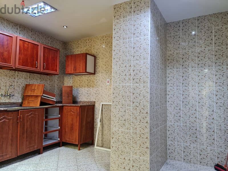 specious 2bhk in bin mahmoud/ شقة مساحة واسعة في بن محمود 3