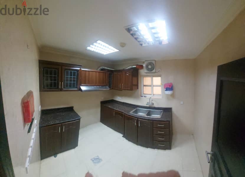 For rent apartments in building in Al Wakrah 3 BHK 9