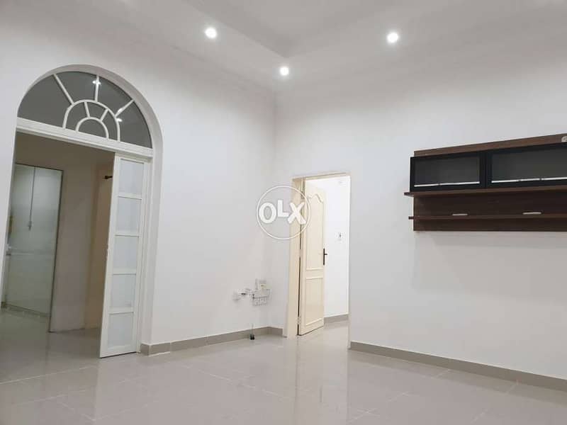 Flat in duhail with small yard / شقة في الدحيل مع حوش صغير 1