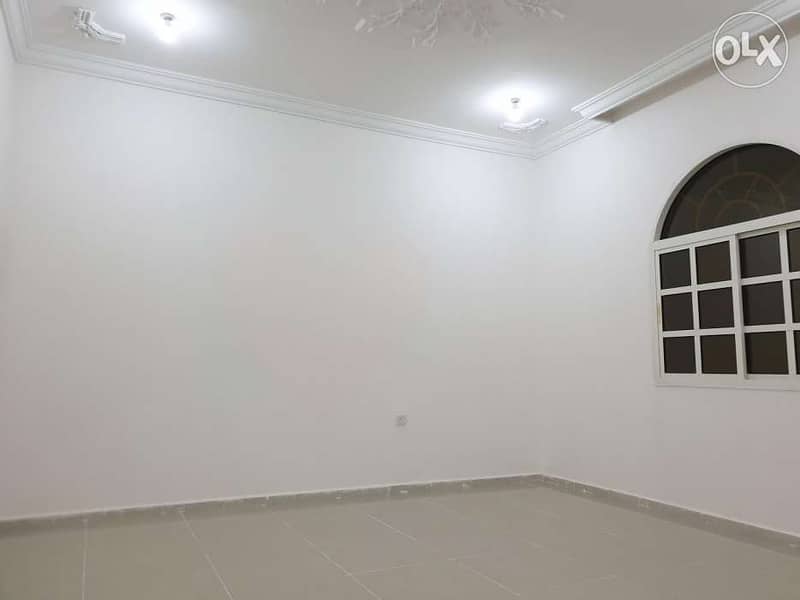 Flat in duhail with small yard / شقة في الدحيل مع حوش صغير 3