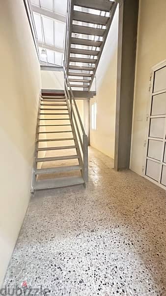 600 Store, Office with 6 Room For Rent 5