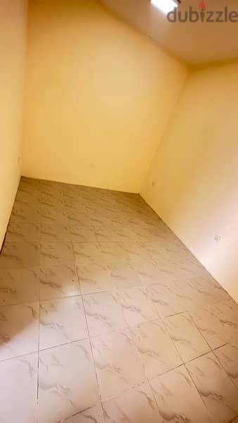 600 Store, Office with 6 Room For Rent 8