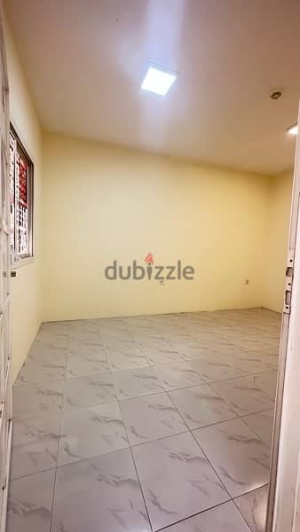 600 Store, Office with 6 Room For Rent 10