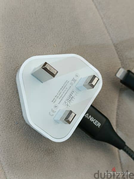 apple original charger 0