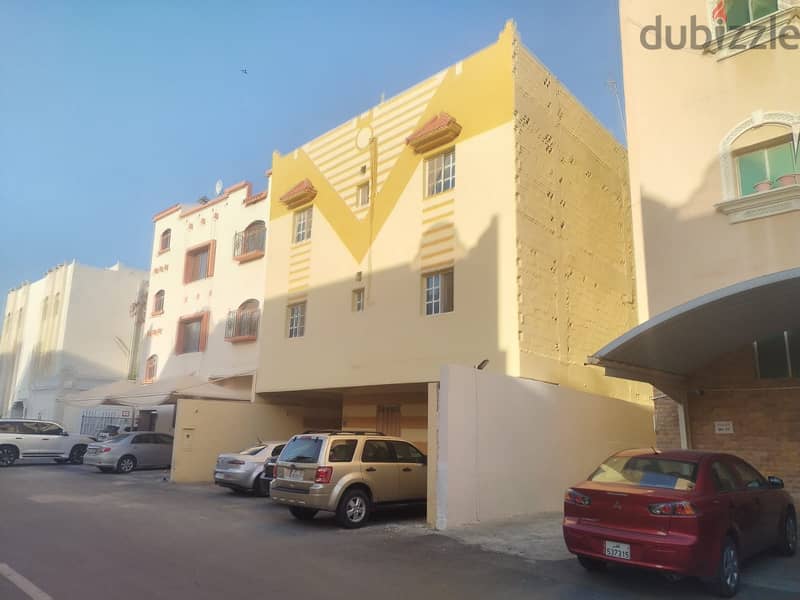 عمارة للبيع في منطقة المطار القديمBuilding for sale in the old airport 1