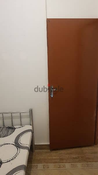 Single Room For Ladies. 1