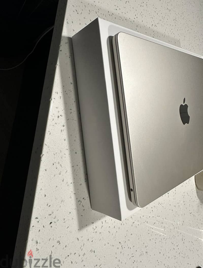 Apple MacBook Air 13.6" (256GB SSD, M2, 8GB) 2